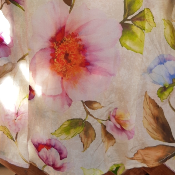 Lia Kes Floral Silk Ruffle Front Blouse Size 8 - Picture 7 of 10